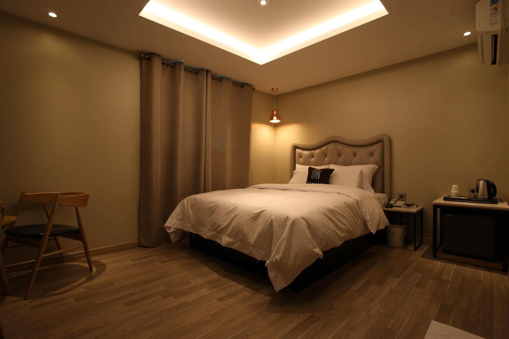 Lin Hotel *