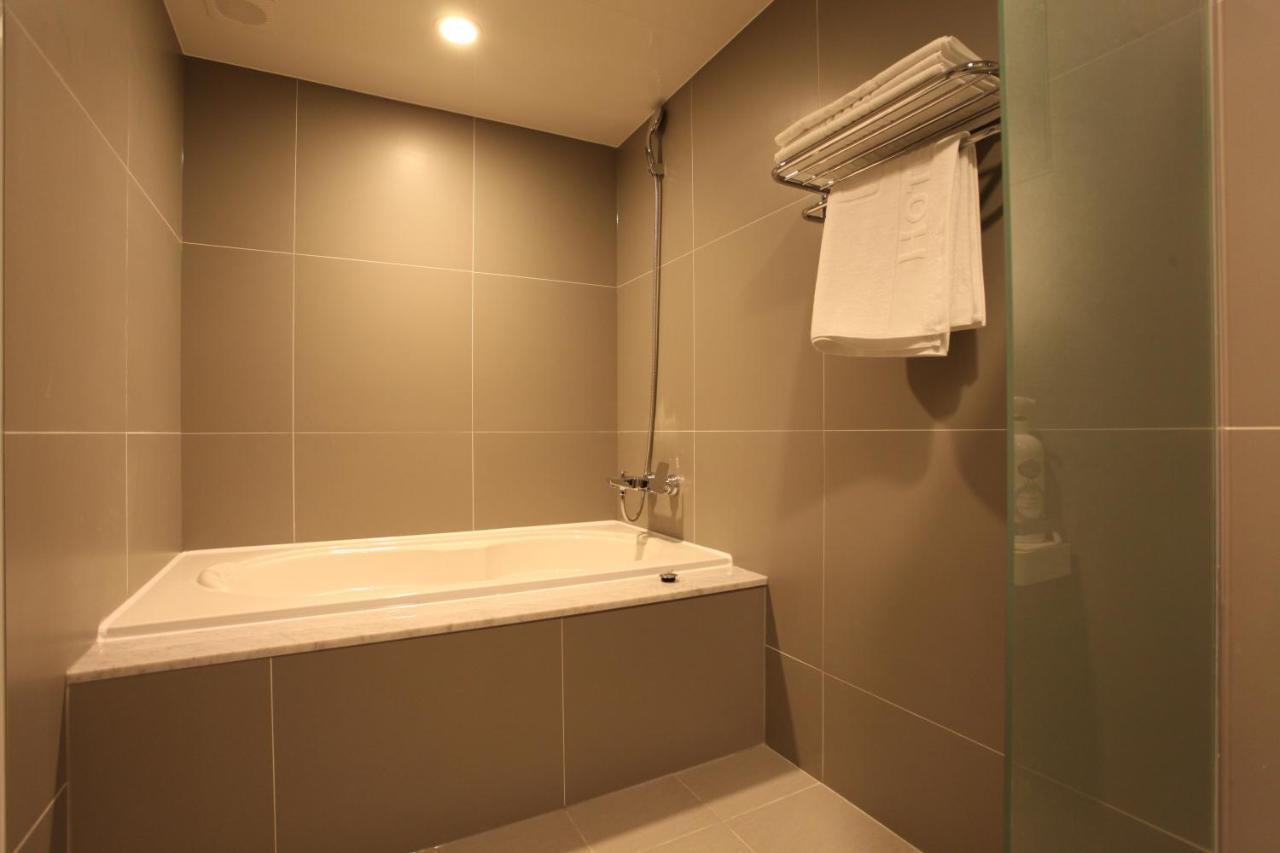 Lin Hotel *